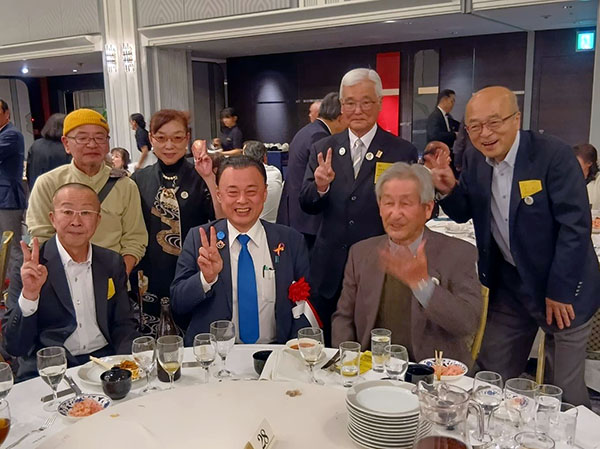 丸山知事を囲んで